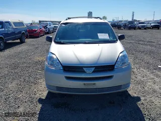 2004 Toyota Sienna LE with VIN 5TDBA23C64S006444, listed as a IAAI auction lot 41885031 with 204,845 mi miles. Bid and sale history available at carsss.com. Image 12.