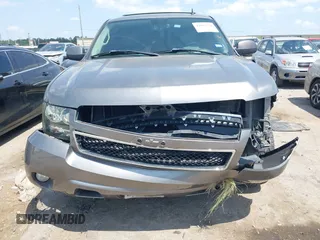 2007 Chevrolet Suburban LTZ with VIN 3GNFK163X7G142655, listed as a IAAI auction lot 42054756 with Not Provided miles. Bid and sale history available at carsss.com. Image 12.