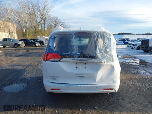2020 Chrysler Voyager LX z VIN 2C4RC1CG8LR279110, wystawiony jako IAAI lot #41648890 z przebiegiem 65 030 mil mil oraz . Historia ofert i sprzedaży dostępna na DreamBid. Obrazek 15.