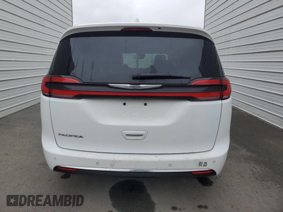 2021 Chrysler Pacifica Touring L with VIN 2C4RC1BG7MR606731, listed as a Copart auction lot 48249895 with 26,026 mi miles and Non Repairable. Bid and sale history available at DreamBid. Image 6.