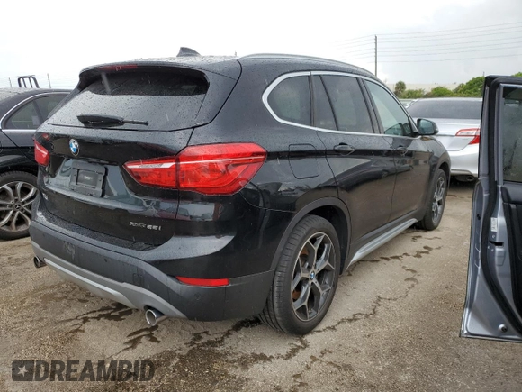 2019 BMW X1 xDrive28i with VIN WBXHT3C57K5L89635, listed as a Copart auction lot 49495633 with Not Provided miles. Bid and sale history available at carsss.com. Image 3.