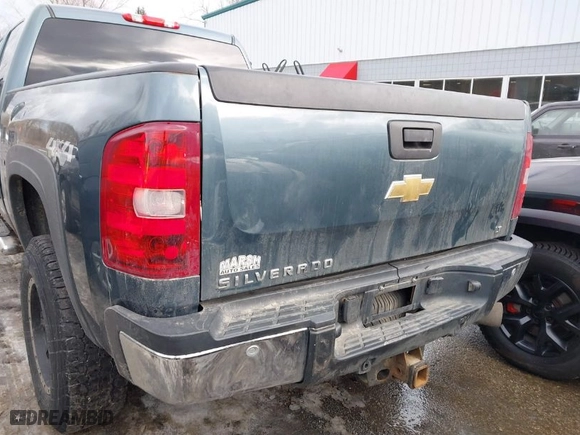 2011 Chevrolet Silverado 2500HD LT with VIN 1GC1KXC84BF248759, listed as a IAAI auction lot 41453557 with 273,874 mi miles. Bid and sale history available at carsss.com. Image 6.