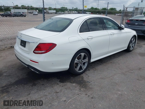 2018 Mercedes-Benz E 300 с VIN WDDZF4JB0JA316206, выставлен на аукционе IAAI как лот 42108861 с пробегом 115 777 миль миль и . История ставок и продаж доступна на DreamBid. Изображение 4.