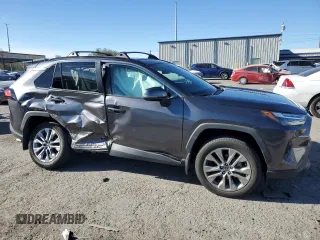 2022 Toyota RAV4 XLE Premium with VIN 2T3C1RFV1NC204487, listed as a Copart auction lot 86900914 with 32,679 mi miles and Salvage title. Bid and sale history available at DreamBid. Image 4.