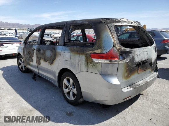 2014 Toyota Sienna L z VIN 5TDZK3DC1ES473465, wystawiony jako Copart lot #52207815 z przebiegiem Nie podano mil oraz Nie do naprawy • Non repairable. Historia ofert i sprzedaży dostępna na DreamBid. Obrazek 2.