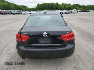 2013 Volkswagen Passat SE z VIN 1VWBH7A34DC028906, wystawiony jako Copart lot #58210265 z przebiegiem 294 953 mil mil oraz Szkoda całkowita • Salvage title. Historia ofert i sprzedaży dostępna na DreamBid. Obrazek 6.