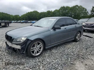 2012 Mercedes-Benz C 300 Sport z VIN WDDGF8BB5CF866696, wystawiony jako Copart lot #61167465 z przebiegiem 174 506 mil mil oraz Czysty tytuł • Clean title. Historia ofert i sprzedaży dostępna na DreamBid. Obrazek 1.