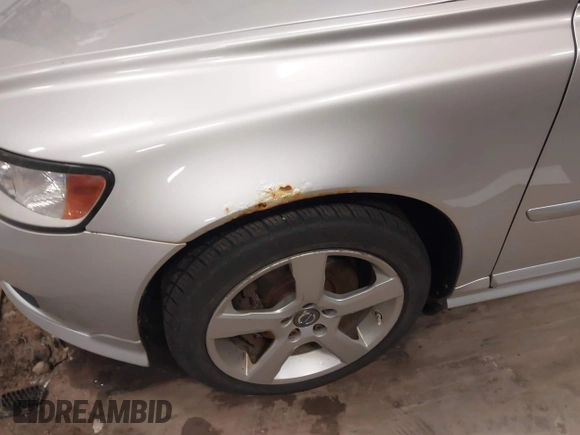 2011 Volvo V50 с VIN YV1672MW8B2597061, выставлен на аукционе IAAI как лот 42083823 с пробегом 164 818 миль миль и . История ставок и продаж доступна на DreamBid. Изображение 6.