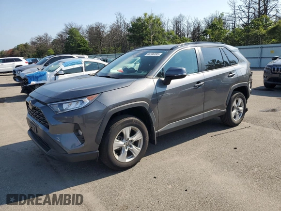 2021 Toyota RAV4 XLE z VIN 2T3P1RFV8MC202347, wystawiony jako Copart lot #66336895 z przebiegiem 33 722 mil mil oraz Szkoda całkowita • Salvage title. Historia ofert i sprzedaży dostępna na DreamBid. Obrazek 1.