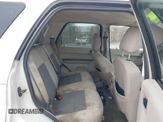 2008 Ford Escape XLT с VIN 1FMCU03158KC06061, выставлен на аукционе IAAI как лот 42381203 с пробегом 239 532 миль миль и . История ставок и продаж доступна на DreamBid. Изображение 8.