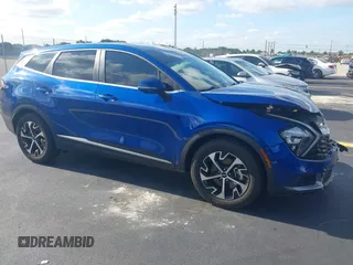 2023 Kia Sportage EX z VIN 5XYK33AF8PG095089, wystawiony jako IAAI lot #42212044 z przebiegiem 35 292 mil mil oraz . Historia ofert i sprzedaży dostępna na DreamBid. Obrazek 1.