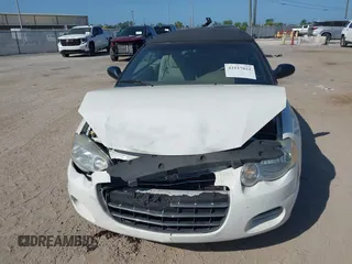 2004 Chrysler Sebring LX z VIN 1C3EL45X14N328051, wystawiony jako IAAI lot #42117822 z przebiegiem 129 535 mil mil oraz . Historia ofert i sprzedaży dostępna na DreamBid. Obrazek 12.