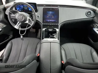 2023 Mercedes-Benz EQE 350 z VIN 4JGGM1CB3PA031524, wystawiony jako Copart lot #48751825 z przebiegiem 20 725 mil mil oraz Szkoda całkowita • Salvage title. Historia ofert i sprzedaży dostępna na DreamBid. Obrazek 8.