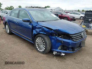 2017 Volkswagen Passat SE z VIN 1VWBT7A38HC052307, wystawiony jako IAAI lot #42378745 z przebiegiem 85 658 mil mil oraz . Historia ofert i sprzedaży dostępna na DreamBid. Obrazek 1.