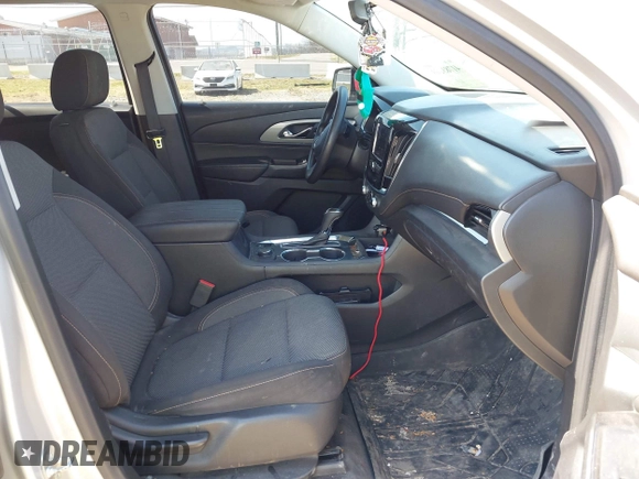 2020 Chevrolet Traverse LS with VIN 1GNEVFKW8LJ217698, listed as a IAAI auction lot 41783103 with 61,040 mi miles. Bid and sale history available at carsss.com. Image 5.
