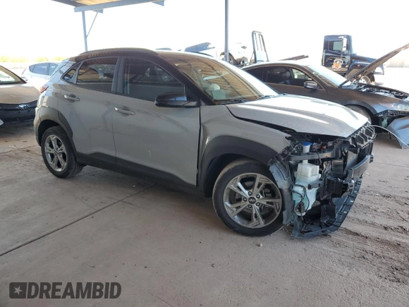 2022 Hyundai Kona SEL with VIN KM8K62AB0NU881216, listed as a Copart auction lot 54007965 with 57,575 mi miles and Salvage Title. Bid and sale history available at carsss.com. Image 4.