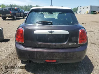 2015 MINI Hardtop 4 Door z VIN WMWXS5C53FT833759, wystawiony jako Copart lot #62146775 z przebiegiem Nie podano mil oraz Czysty tytuł • Clean title. Historia ofert i sprzedaży dostępna na DreamBid. Obrazek 6.