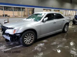 2012 Chrysler 300 with VIN 2C3CCAAG7CH117018, listed as a Copart auction lot 48672635 with 195,880 mi miles and Salvage Title. Bid and sale history available at carsss.com. Image 1.
