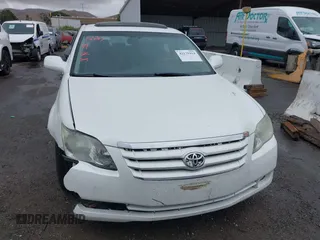 2006 Toyota Avalon XL z VIN 4T1BK36B26U103625, wystawiony jako IAAI lot #42179414 z przebiegiem 256 027 mil mil oraz . Historia ofert i sprzedaży dostępna na DreamBid. Obrazek 12.