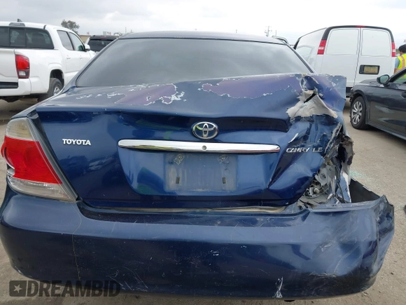 2005 Toyota Camry STD z VIN 4T1BE32K55U084967, wystawiony jako IAAI lot #42138311 z przebiegiem 272 779 mil mil oraz . Historia ofert i sprzedaży dostępna na DreamBid. Obrazek 16.