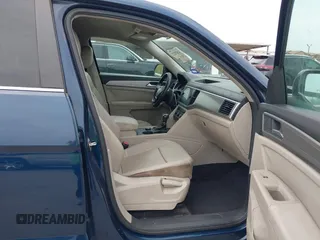 2018 Volkswagen Atlas SE z VIN 1V2KR2CA4JC532476, wystawiony jako IAAI lot #42070722 z przebiegiem 155 320 mil mil oraz . Historia ofert i sprzedaży dostępna na DreamBid. Obrazek 5.