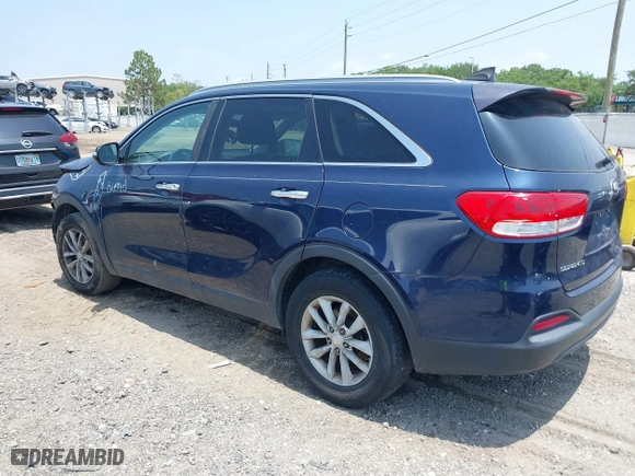 2016 Kia Sorento LX with VIN 5XYPG4A50GG011189, listed as a IAAI auction lot 39441270 with 216,890 mi miles. Bid and sale history available at carsss.com. Image 3.