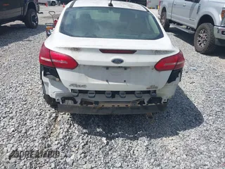 2015 Ford Focus SE с VIN 1FADP3F23FL203050, выставлен на аукционе IAAI как лот 42503466 с пробегом 117 908 миль миль и . История ставок и продаж доступна на DreamBid. Изображение 6.