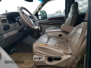 2001 Ford Excursion Limited z VIN 1FMNU43S41EC44930, wystawiony jako Copart lot #48939145 z przebiegiem 206 965 mil mil oraz Czysty tytuł • Clean title. Historia ofert i sprzedaży dostępna na DreamBid. Obrazek 7.