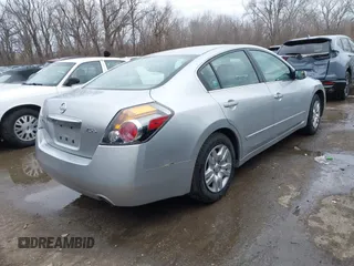 2010 Nissan Altima 2.5 SL with VIN 1N4AL2AP8AC133274, listed as a IAAI auction lot 41523789 with 206,003 mi miles. Bid and sale history available at carsss.com. Image 4.