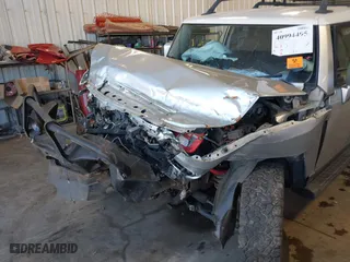 2007 Toyota FJ Cruiser with VIN JTEBU11F970056921, listed as a IAAI auction lot 40994495 with 1 mi miles. Bid and sale history available at carsss.com. Image 6.