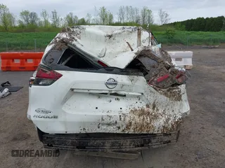 2017 Nissan Rogue SV z VIN 5N1AT2MV3HC773368, wystawiony jako IAAI lot #42250977 z przebiegiem 86 128 mil mil oraz . Historia ofert i sprzedaży dostępna na DreamBid. Obrazek 17.