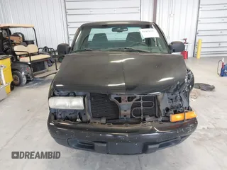 2000 Chevrolet S-10 LS with VIN 1GCCS1943YK168119, listed as a IAAI auction lot 41409246 with 194,506 mi miles. Bid and sale history available at carsss.com. Image 12.
