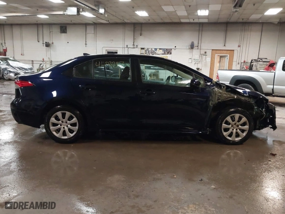 2022 Toyota Corolla LE with VIN 5YFEPMAE0NP304039, listed as a IAAI auction lot 41629237 with 45,134 mi miles. Bid and sale history available at carsss.com. Image 14.