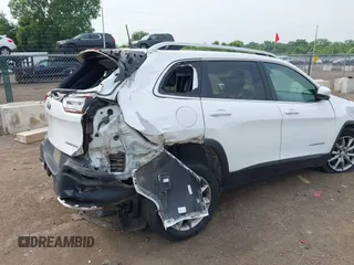 2018 Jeep Cherokee Limited с VIN 1C4PJMDB0JD598244, выставлен на аукционе IAAI как лот 42495342 с пробегом Не указан миль и . История ставок и продаж доступна на DreamBid. Изображение 17.