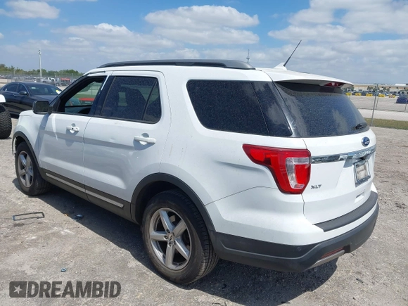 2019 Ford Explorer XLT z VIN 1FM5K7D84KGA68977, wystawiony jako IAAI lot #42155971 z przebiegiem 31 377 mil mil oraz . Historia ofert i sprzedaży dostępna na DreamBid. Obrazek 3.