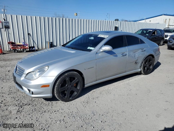 2008 Mercedes-Benz CLS-Class 5.5L with VIN WDDDJ72X98A136138, listed as a Copart auction lot 50727825 with 142,641 mi miles and Salvage Title. Bid and sale history available at carsss.com. Image 1.