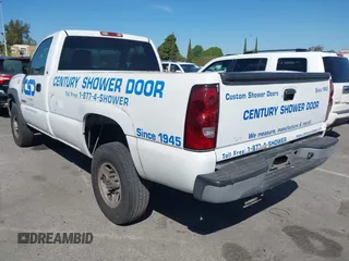 2004 Chevrolet Silverado 2500 z VIN 1GBHC24U64E349020, wystawiony jako IAAI lot #41840530 z przebiegiem 341 184 mil mil oraz . Historia ofert i sprzedaży dostępna na DreamBid. Obrazek 3.