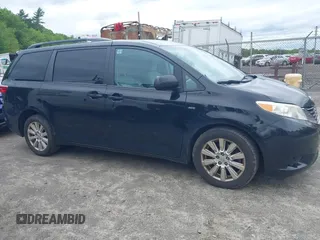 2017 Toyota Sienna LE z VIN 5TDJZ3DC5HS160965, wystawiony jako IAAI lot #42310690 z przebiegiem 142 274 mil mil oraz . Historia ofert i sprzedaży dostępna na DreamBid. Obrazek 13.