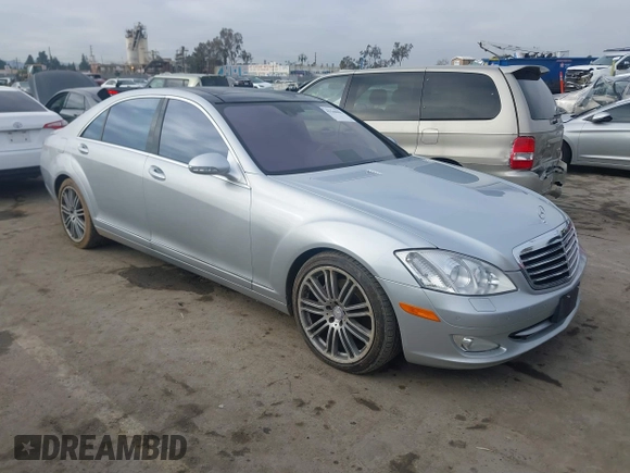 2009 Mercedes-Benz S-Class 5.5L V8 with VIN WDDNG71XX9A273403, listed as a IAAI auction lot 41540086 with 142,140 mi miles. Bid and sale history available at carsss.com. Image 1.