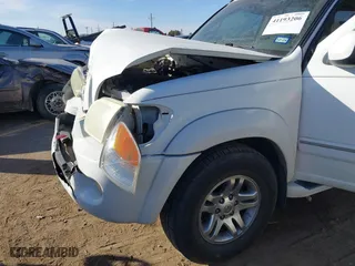 2005 Toyota Sequoia SR5 with VIN 5TDZT34A35S264112, listed as a IAAI auction lot 41193206 with 82,739 mi miles. Bid and sale history available at carsss.com. Image 6.