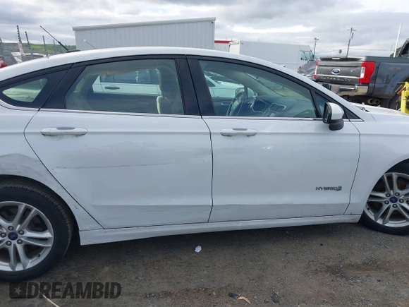 2018 Ford Fusion SE z VIN 3FA6P0LU5JR188171, wystawiony jako IAAI lot #41632358 z przebiegiem 73 677 mil mil oraz . Historia ofert i sprzedaży dostępna na DreamBid. Obrazek 13.