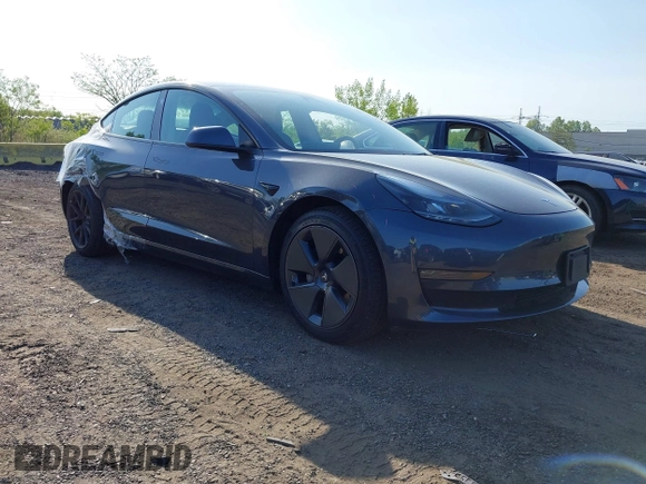 2022 Tesla Model 3 Long Range z VIN 5YJ3E1EB2NF183893, wystawiony jako IAAI lot #42130396 z przebiegiem 25 552 mil mil oraz . Historia ofert i sprzedaży dostępna na DreamBid. Obrazek 1.