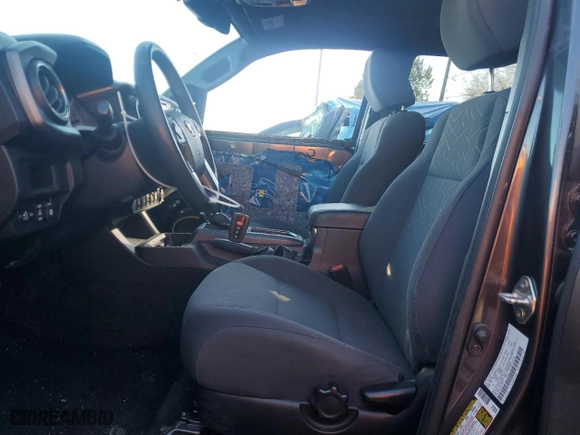 2017 Toyota Tacoma SR5 with VIN 3TMCZ5AN1HM071372, listed as a Copart auction lot 43270045 with 56,035 mi miles and Salvage Title. Bid and sale history available at carsss.com. Image 7.