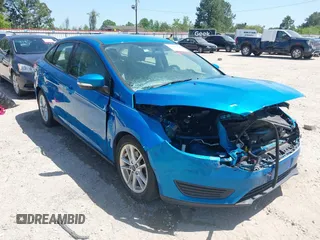 2016 Ford Focus SE with VIN 1FADP3F26GL350240, listed as a IAAI auction lot 41997300 with 84,871 mi miles. Bid and sale history available at carsss.com. Image 1.