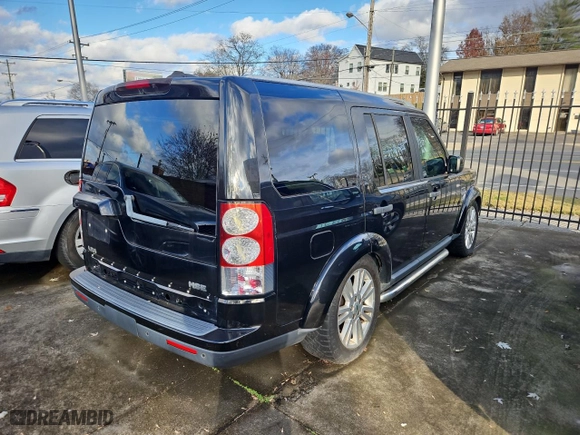 2011 Land Rover LR4 LUX with VIN SALAK2D41BA555729, listed as a Copart auction lot 84509524 with NaN miles and Clean Title. Bid and sale history available at carsss.com. Image 4.