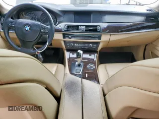2011 BMW 5 Series 535i z VIN WBAFR7C53BC800189, wystawiony jako Copart lot #56293035 z przebiegiem 201 440 mil mil oraz Szkody całkowita. Historia ofert i sprzedaży dostępna na DreamBid. Obrazek 8.