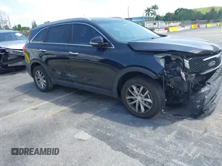 2017 Kia Sorento LX with VIN 5XYPG4A34HG276651, listed as a IAAI auction lot 41971527 with 122,640 mi miles. Bid and sale history available at carsss.com. Image 1.