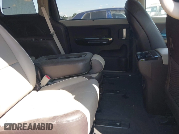 2018 Kia Sedona SX-L with VIN KNDME5C13J6376291, listed as a IAAI auction lot 40391638 with 109,077 mi miles and . Bid and sale history available at carsss.com. Image 8.