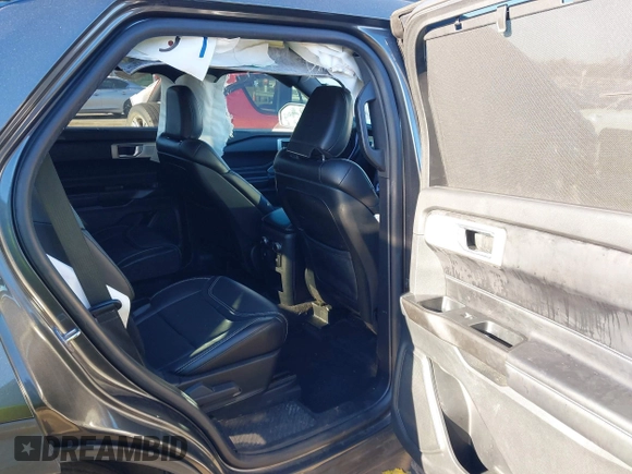 2020 Ford Explorer ST with VIN 1FM5K8GCXLGB71411, listed as a IAAI auction lot 41131576 with 72,162 mi miles. Bid and sale history available at carsss.com. Image 8.