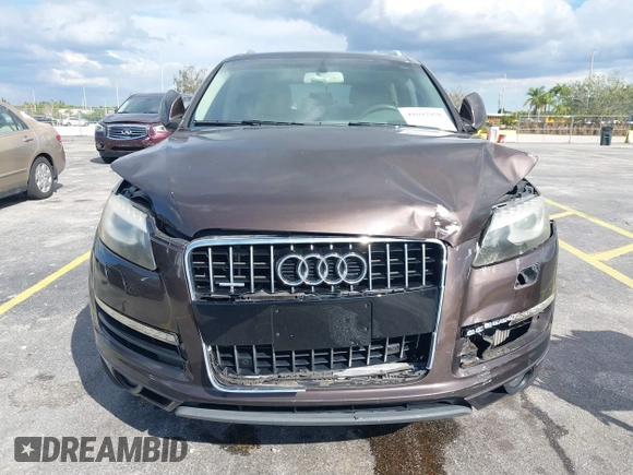 2011 Audi Q7 3.0L TDI Prestige with VIN WA1VMAFE0BD008205, listed as a IAAI auction lot 41692958 with 127,901 mi miles. Bid and sale history available at carsss.com. Image 6.